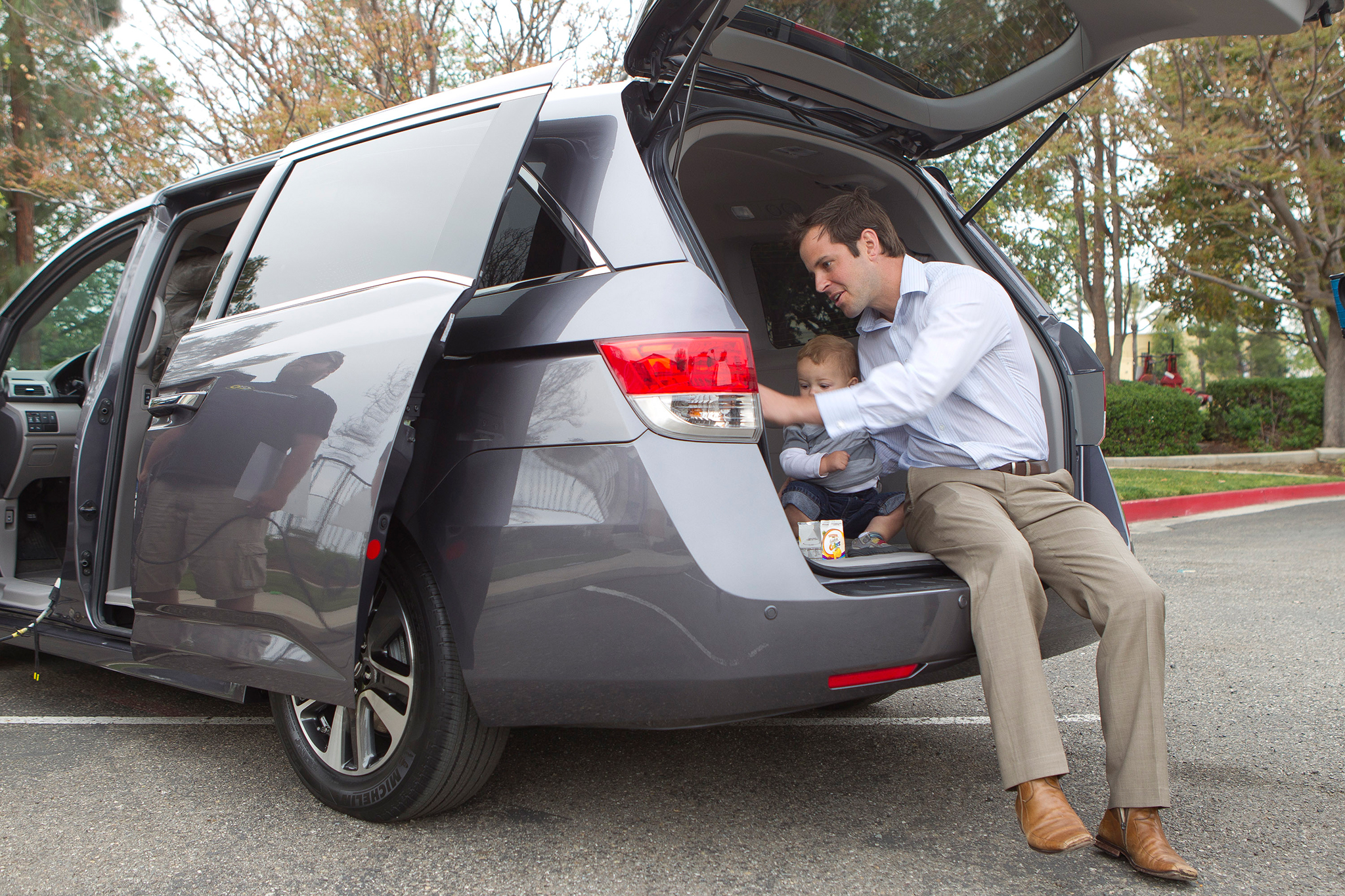 2014-honda-odyssey-exterior-view[1]