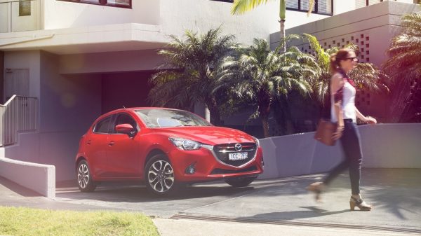 2015-Mazda2-front-three-quarters-right[1]