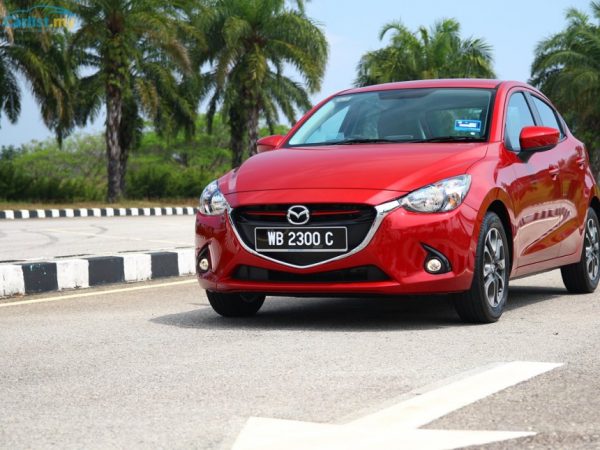 2015-mazda-2-skyactiv-full-review-2[1]