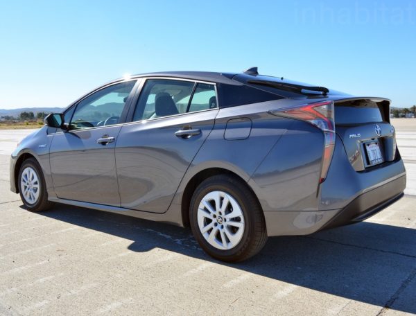 2016-Toyota-Prius-4-889x675[1]