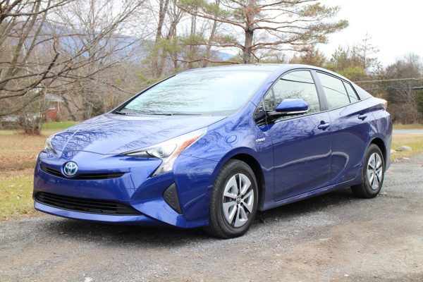 2016-toyota-prius-catskill-mountains-ny-dec-2015_100539550_h[1]