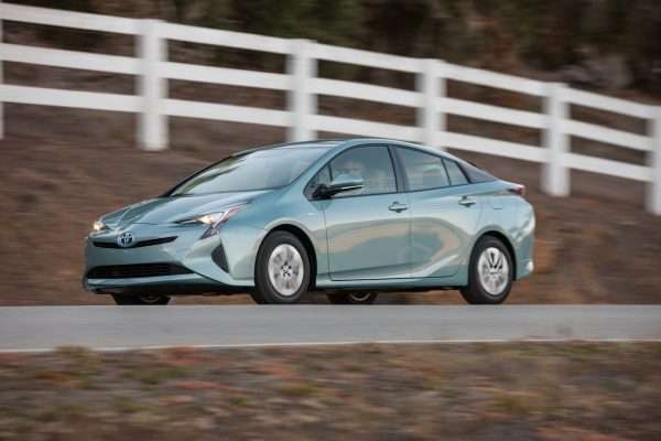 2016_Toyota_Prius_Three_06jm2-1200x800[1]