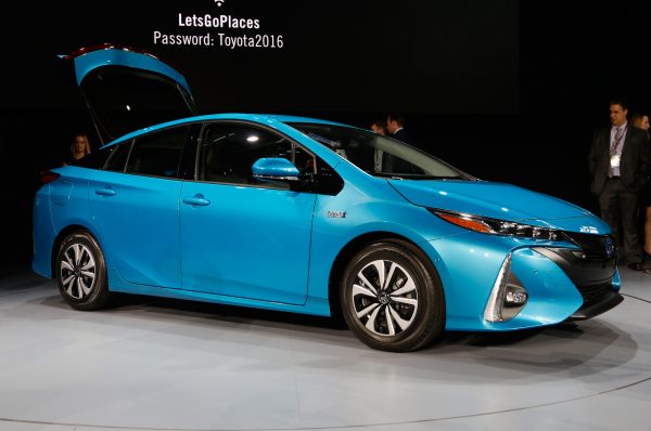 2017-Toyota-Prius-Prime-hatch-open[1]