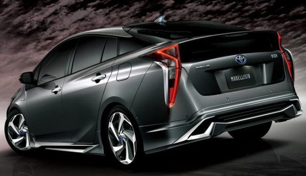 foto-prius-4-modellista_02[1]