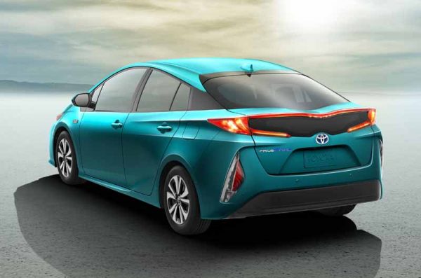 toyota-exhibited-the-new-prius-phv-us-brand-name-prius-prime-to-ny-auto-show20160323-3[1]